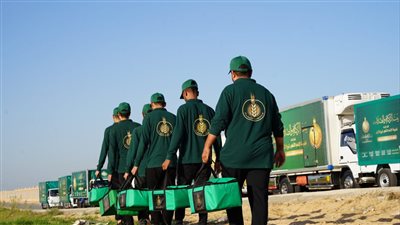 «بيت الزكاة والصدقات» مستمر بتوزيع لحوم الأضاحي على آلاف الأسر الأشد احتياجًا