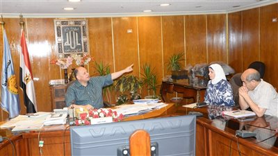 محافظ أسيوط يؤكد اهتمام الدولة بزيادة حجم الاستثمار ويوجه بتقديم الخدمات للمستثمرين