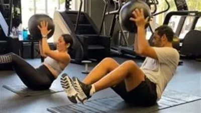 ممارسة الرياضة.. أحدث ظهور لـ لقاء الخميسي مع زوجها