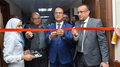 المنشاوي يفتتح وحدة طب الحالات الحرجة بقسم الأمراض الباطنة بمستشفى أسيوط الجامعي
