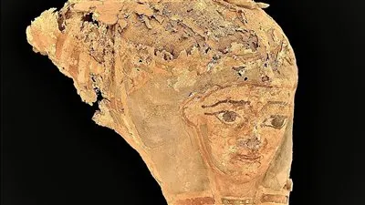 الكشف مقابر عائلية بداخلها مومياوات قرب ضريح الأغا خان غرب أسوان