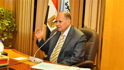 محافظ أسيوط يشيد بمشاركة اتحاد طلاب المدارس في توزيع المياه والعصائر على طلاب الثانوية العامة