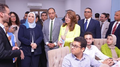 وزيرة التضامن تصطحب وكيل سكرتير عام الأمم المتحدة في جولة يمركز علاج الإدمان بإمباية 