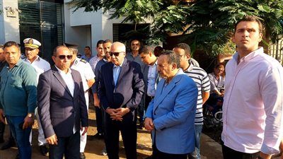 بملامح حزينة.. محافظ الجيزة يودع العاملين برسالة شكر قبل مغادرة مكتبه