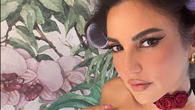 شاهد.. درة تستعيد ذكريات فترة المراهقة 