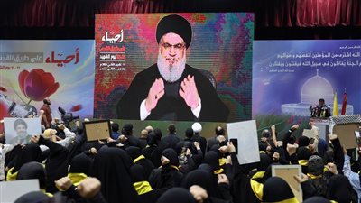  يديعوت أحرونوت.. إيران تسارع الخطى لمساعدة حزب الله لمواصلة هجماته على إسرائيل