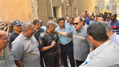 محافظ أسيوط يعلن انتهاء رفع أنقاض المنزل المنهار بحي شرق