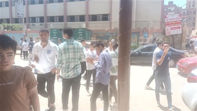 تباين آراء طلاب الثانوية بالمنيا حول امتحان اللغة الأجنبية