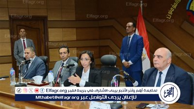 محافظ البحيرة الجديد تعقد أول اجتماع بالديوان وتتفقد الإدارات لمتابعة سير العمل (صور)