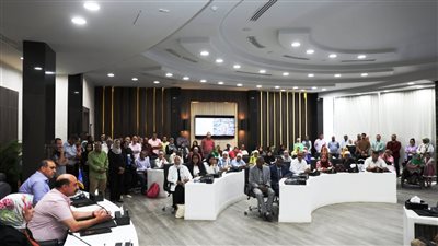 اللواء أشرف عطية يودع ممثلي عدد من قيادات المجتمع الأسواني