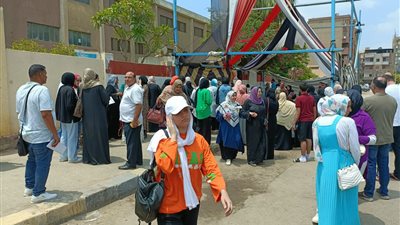 سعادة بين طلاب الثانوية العامة بالقليوبية بعد أداء امتحان الكيمياء