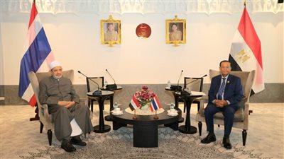 شيخ الأزهر يزور البرلمان التَّايلاندي ويلتقي رئيس البرلمان وعددًا من النواب لأول مرة تاريخيا