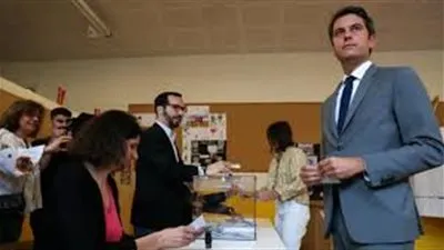 ما هو تحالف الجبهة الشعبية الجديدة الذي يتصدر النتائج الأولية للانتخابات التشريعية في فرنسا؟