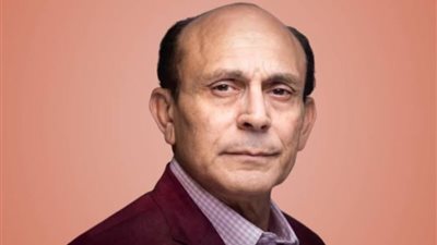 محمد صبحي يكشف عن طفولته: صنعت أول سينما في البيت وعمري 6 سنوات