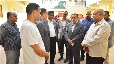محافظ أسيوط يتفقد مدرستي الفتح الإعدادية ونبيل العزبي الابتدائية بحى غرب
