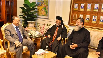 محافظ أسيوط يستقبل الأنبا دانيال لطفي مطران الأقباط الكاثوليك