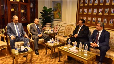 محافظ أسيوط يستقبل مساعد وزير الداخلية ومدير الأمن للتهنئة