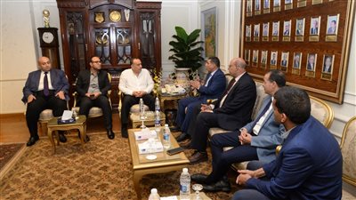 أبوالنصر يستقبل رئيس جامعة أسيوط الجديدة التكنولوجية 