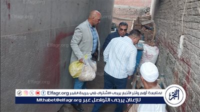 لهذا السبب.. محافظ الدقهلية يصادر الخبز وبطاقات التموين من مواطنين خلال جولتة المفاجئة بمدينة أجا