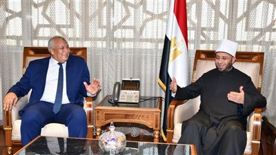 وزير الأوقاف ومحافظ الوادي الجديد يناقشان خطة الدعوة والمساجد وشئون القرآن بالمحافظة
