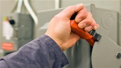 الحمصاني: لا تخفيف للأحمال في الصيف المقبل.. والدولة ماضية في دعم الطاقة والاستثمار الصناعي