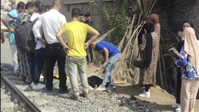 تفاصيل مصرع محامية صدمها قطار على مزلقان ميت غمر 