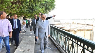 محافظ أسيوط يتفقد المراسي النيلية والسياحية بكورنيش النيل واستراحة المحافظة