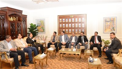 محافظ أسيوط يستقبل وفد شركة المقاولون العرب لبحث سبل التعاون المشترك
