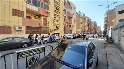 بدء توافد طلاب الثانوية العامة على اللجان لأداء امتحان التفاضل والتكامل في أسيوط