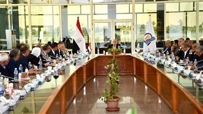 وزير التعليم من قنا: أنا مش بتاع مكتب وهكون في كل مدرسة بمصر