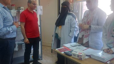 وكيل وزارة الصحة بالقليوبية يحيل مدير المركز الطبي بالحي الثامن بالعبور للتحقيق