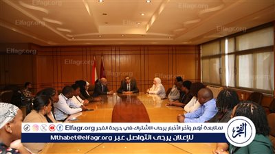 رئيس جامعة الفيوم يستقبل عددًا من أطباء الدول الأفريقية