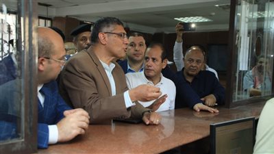 محافظ الجيزة يوجه بالتعاقد مع شركة صيانة لأجهرة الترقيم الإليكترونى بالمراكز التكنولوجيا