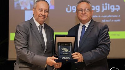 جوائز ومبدعون