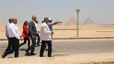 محافظ الجيزة يتفقد أعمال التطوير بمنطقة أهرامات الجيزة والمنطقة الأثرية