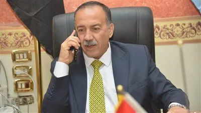 محافظ أسيوط يتصل هاتفيا على الطالبة فاطمة بالثانوية العامة بعد تعرضها لحادث سير