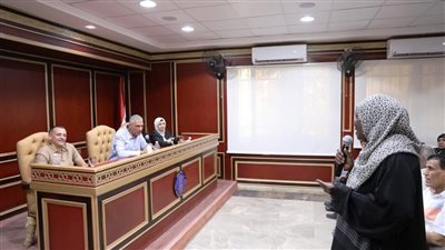 محافظ أسوان يفاجئ المخابز البلدية والهايبر ماركت بكوم أمبو