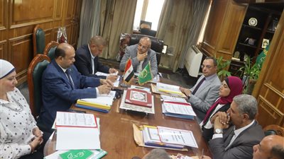 محافظ القليوبية يترأس اجتماع لجنة اختيار القيادات لشغل عدد من الوظائف القيادية