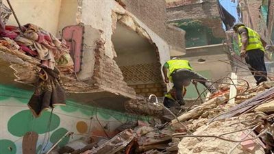 التحقيقات فى مصرع عامل إثر انهيار عقار مصر القديمة: المتهم هدم حائط الشقة 