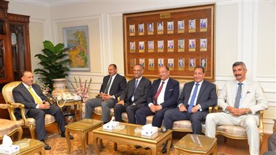 أبوالنصر يستقبل نقيب محامين شمال أسيوط للتهنئة على ثقة الرئيس السيسي