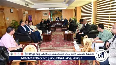 محافظ الفيوم يستقبل وفد حزب 