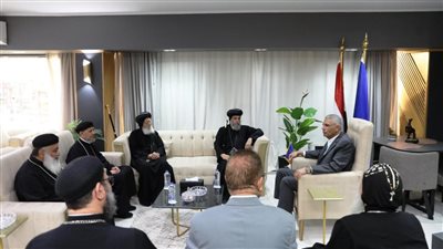 وفد الأقباط الأرثوذكس يزور محافظ أسوان
