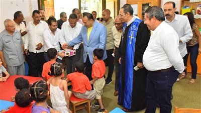 محافظ أسيوط يزور ملجأ لليان تراشر لرعاية الأطفال الأيتام