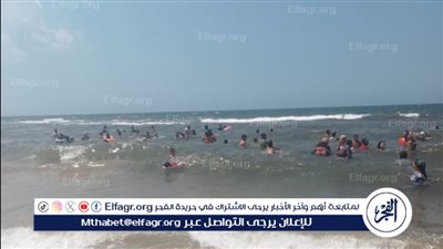 اقبال المواطنين على شواطئ مدينة جمصة اليوم بعد شائعة الغلق 