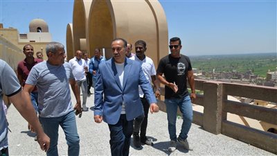 محافظ أسيوط يتفقد أعمال تطوير طريق مسار رحلة العائلة المقدسة بقرية دير درنكة