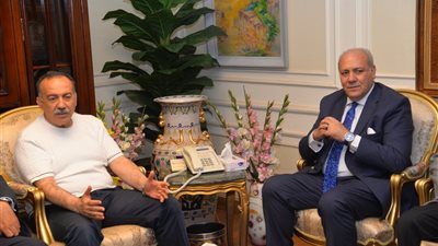 محافظ أسيوط يستقبل وفد رابطة الحقوقيين