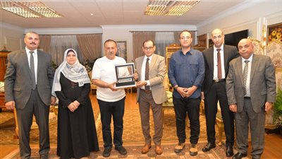 محافظ أسيوط يستقبل مدير جهاز تنمية المشروعات بالمحافظة 