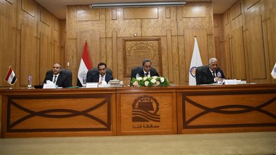  أبرز توجيهات محافظ قنا لأعضاء المجلس التنفيذي