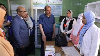 نائب وزير الصحة يتفقد مراكز طب الأسرة بنزة قرار بمنفلوط وبني قرة بالقوصية 