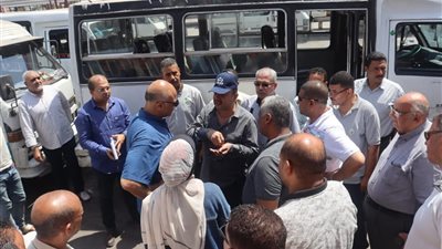 محافظ القليوبية يتفقد محطات تموين السيارات ومواقف السيارات بعد زيادة تعريفة الركوب